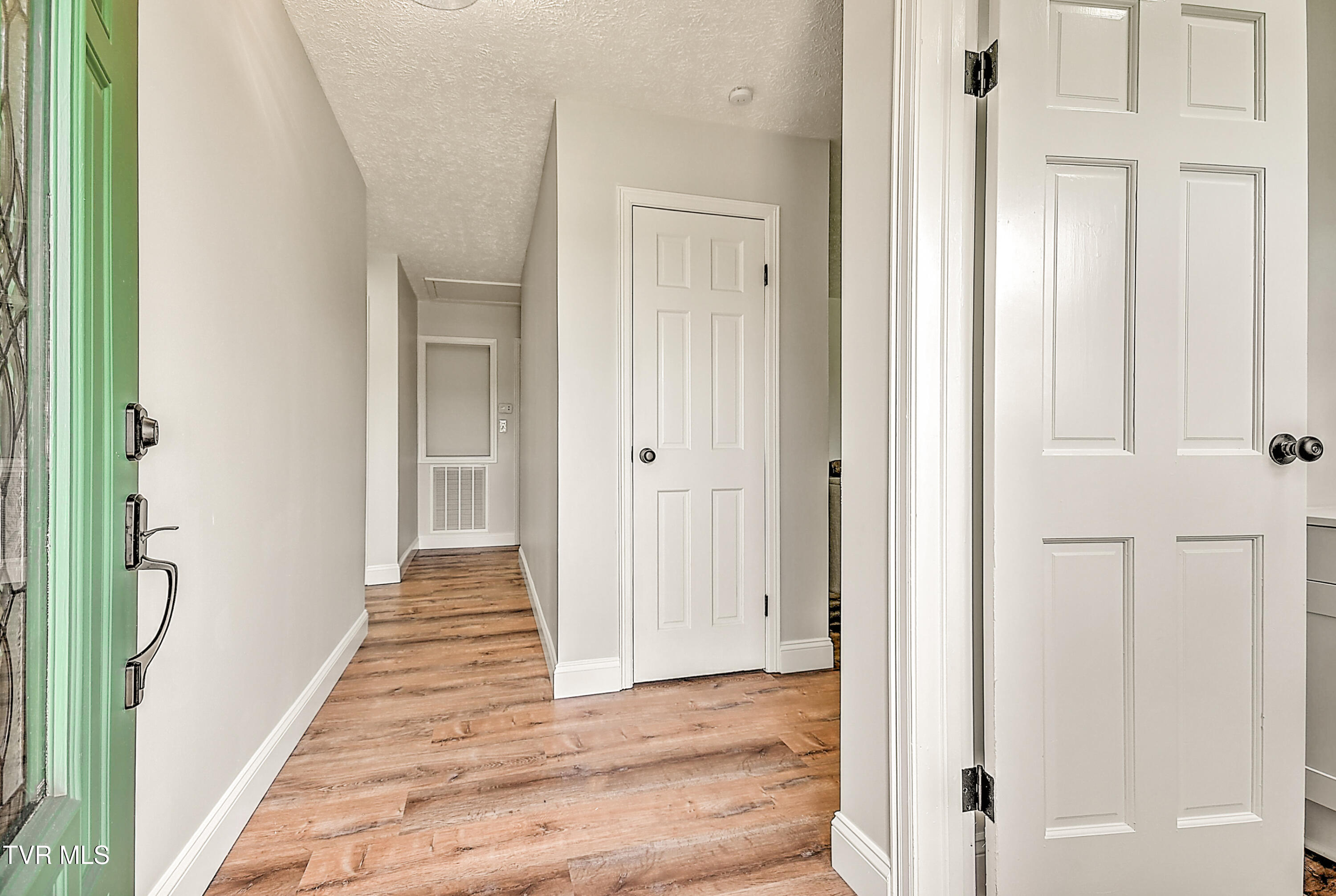 3521 Fort Henry Drive, Kingsport, Tennessee image 4