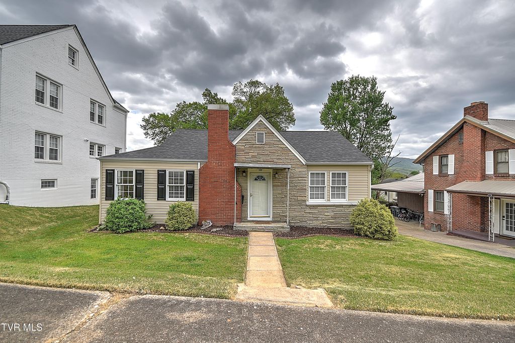 Photo of 165 Sevier Avenue, Kingsport, TN 37660 (MLS # 9993932)