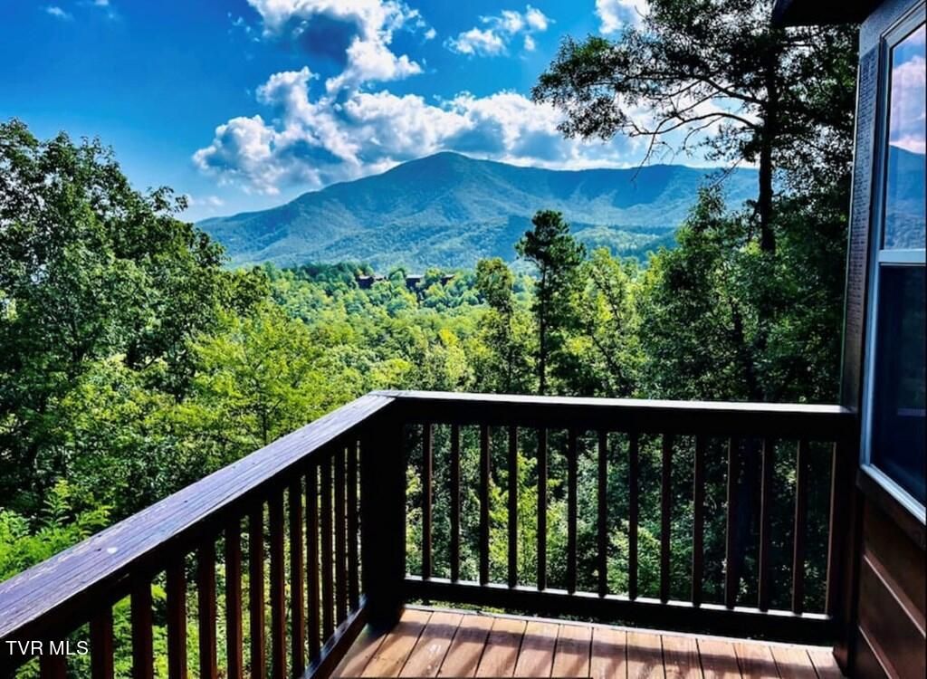Photo of 3508 Mountain Glenn Way, Sevierville, TN 37862 (MLS # 9981752)
