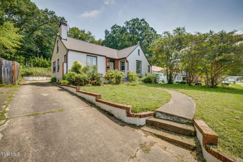Photo of 1288 Catawba Street, Kingsport, TN 37660 (MLS # 9999620)