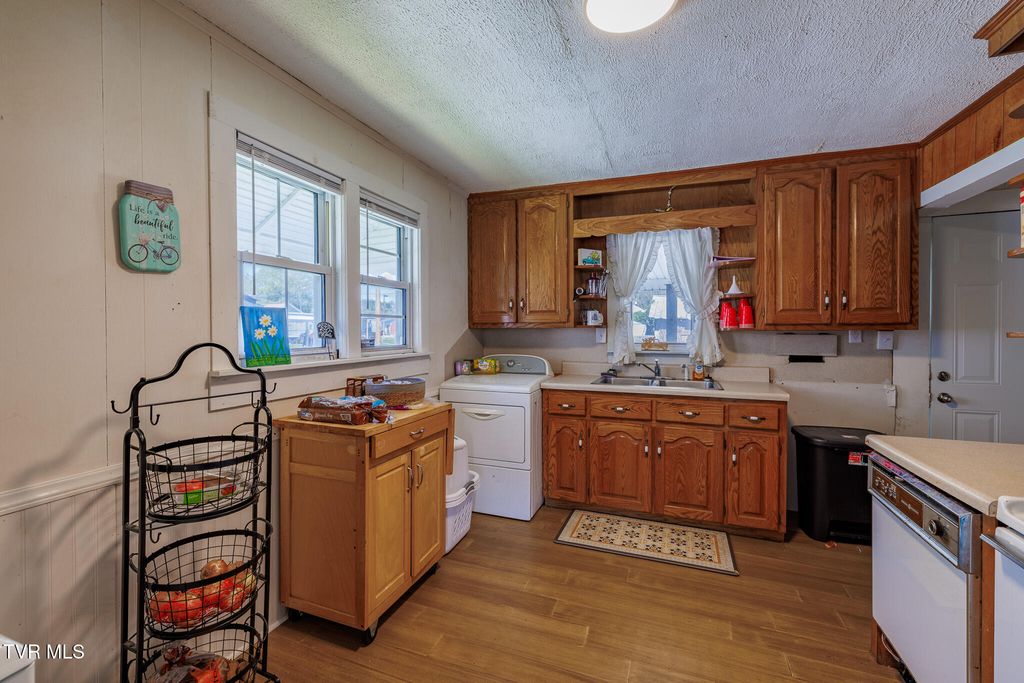 Photo of 204 Millpond Street, Kingsport, TN 37660 (MLS # 9993518)