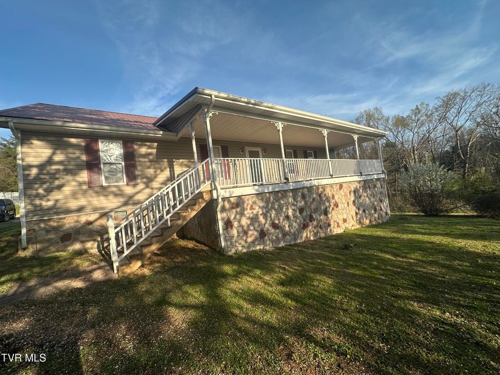 Photo of 384 Bridgefield Way, Newport, TN 37821 (MLS # 9987580)