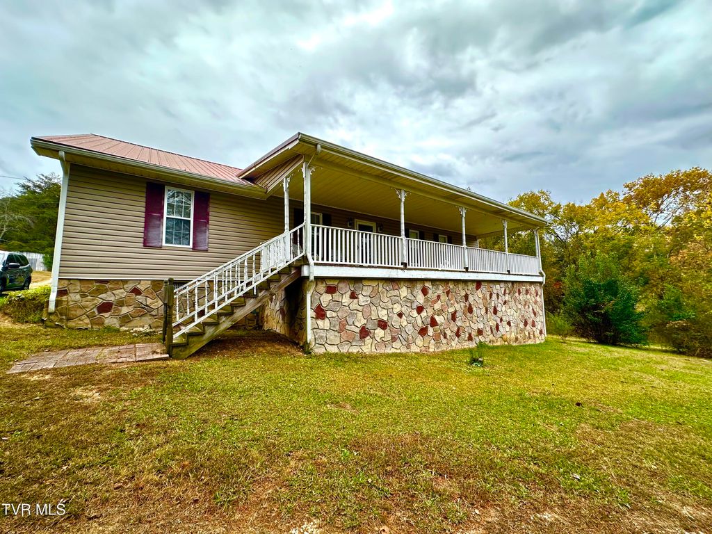 Photo of 384 Bridgefield Way, Newport, TN 37821 (MLS # 9987580)