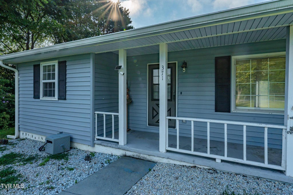 Photo of 371 Oak Hill Circle, Jonesborough, TN 37659 (MLS # 9998426)