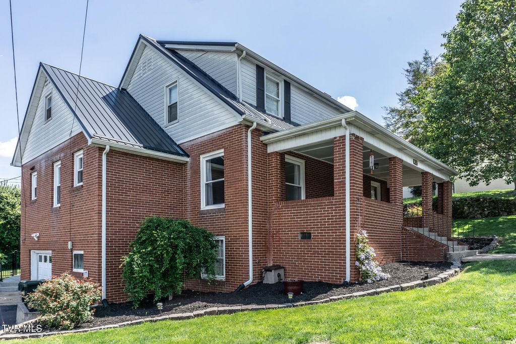 Photo of 205 Sevier Avenue, Greeneville, TN 37745 (MLS # 9994214)