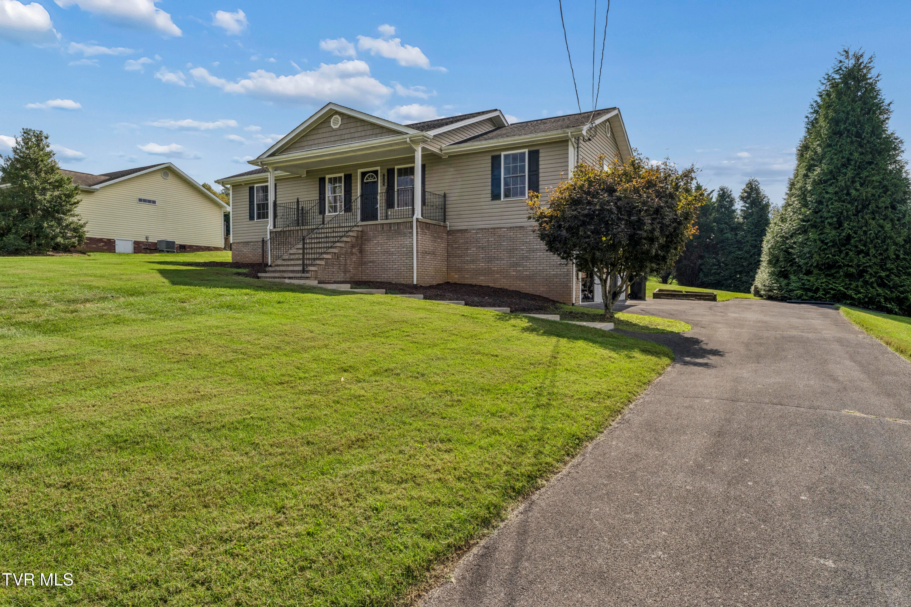 113 Tamarack Drive