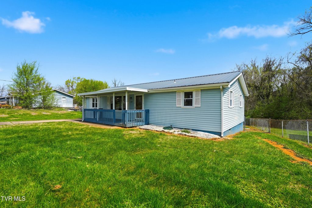 Photo of 212 Mcfarland Drive, Kingsport, TN 37664 (MLS # 9993221)