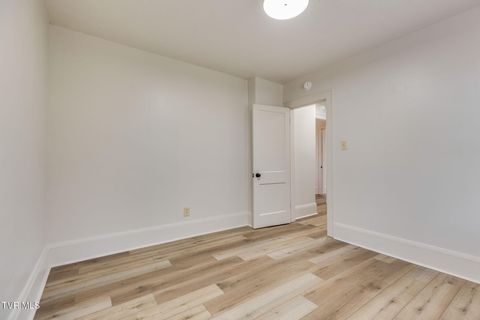 Tiny photo for 548 Floyd Street, Bristol, VA 24201 (MLS # 9986501)