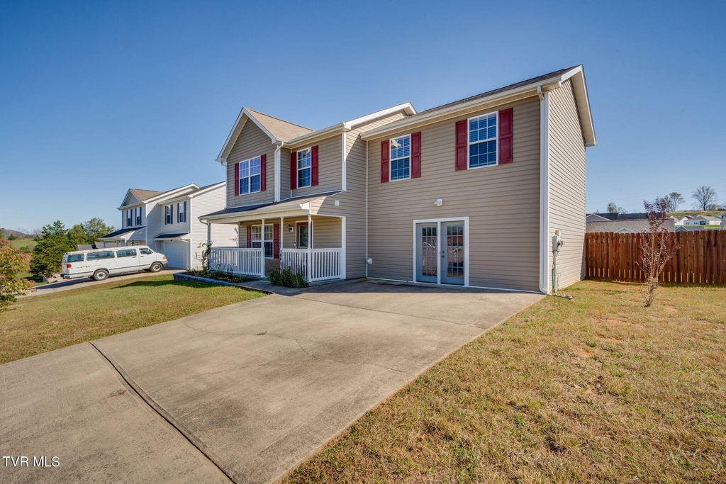 Photo of 105 May Apple Drive, Bluff City, TN 37618 (MLS # 9987433)