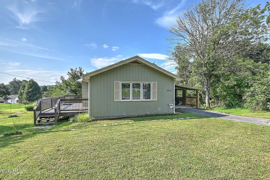 Photo of 2021 Windsor Avenue, Bristol, TN 37620 (MLS # 10000102)
