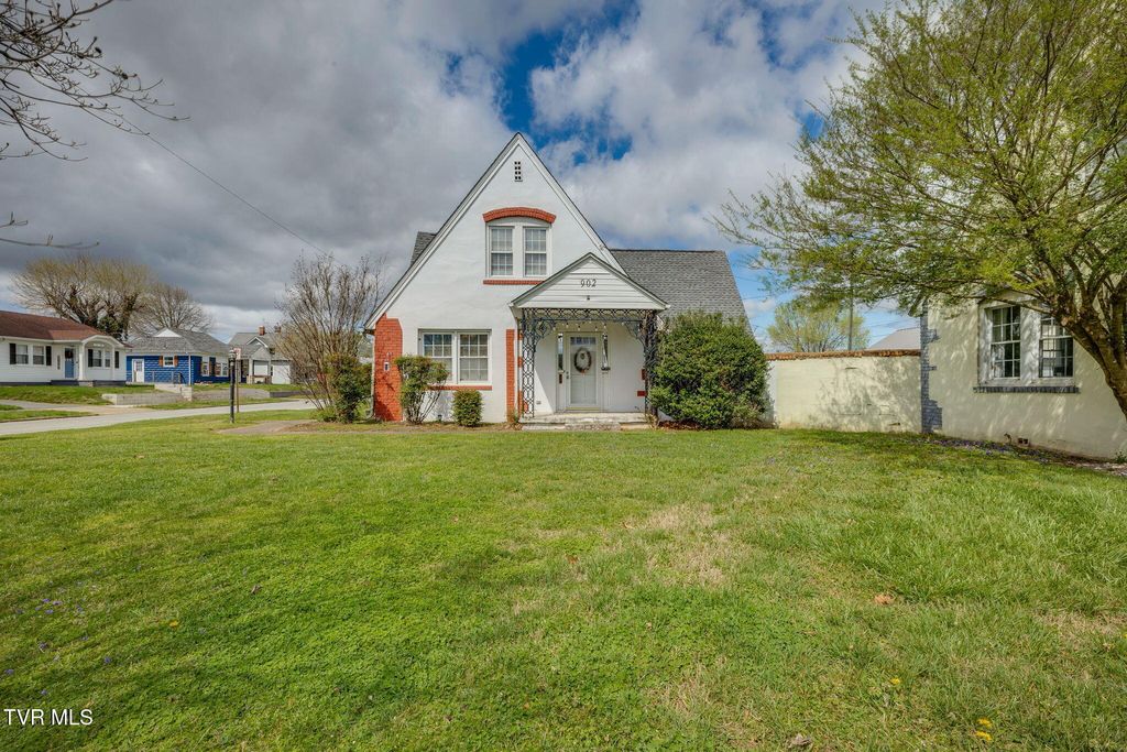 Photo of 902 Federal Street, Kingsport, TN 37664 (MLS # 9992768)