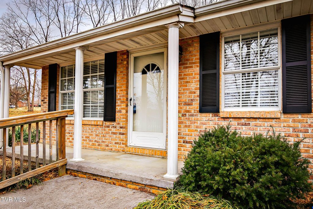 Photo of 111 Brandon Lane, Jonesborough, TN 37659 (MLS # 9989998)