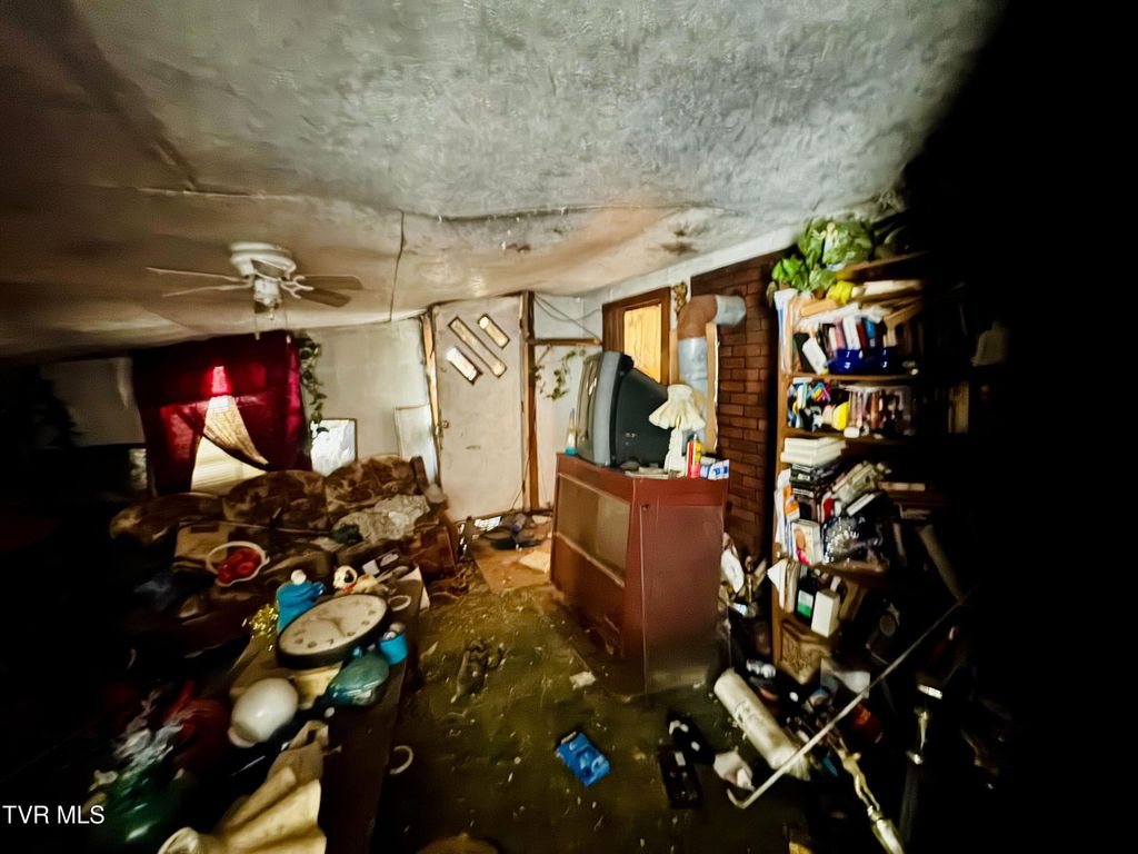 Photo of 308 7th Street, Coeburn, VA 24230 (MLS # 9993705)