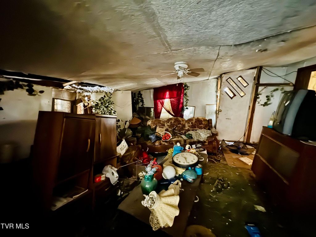 Photo of 308 7th Street, Coeburn, VA 24230 (MLS # 9993705)