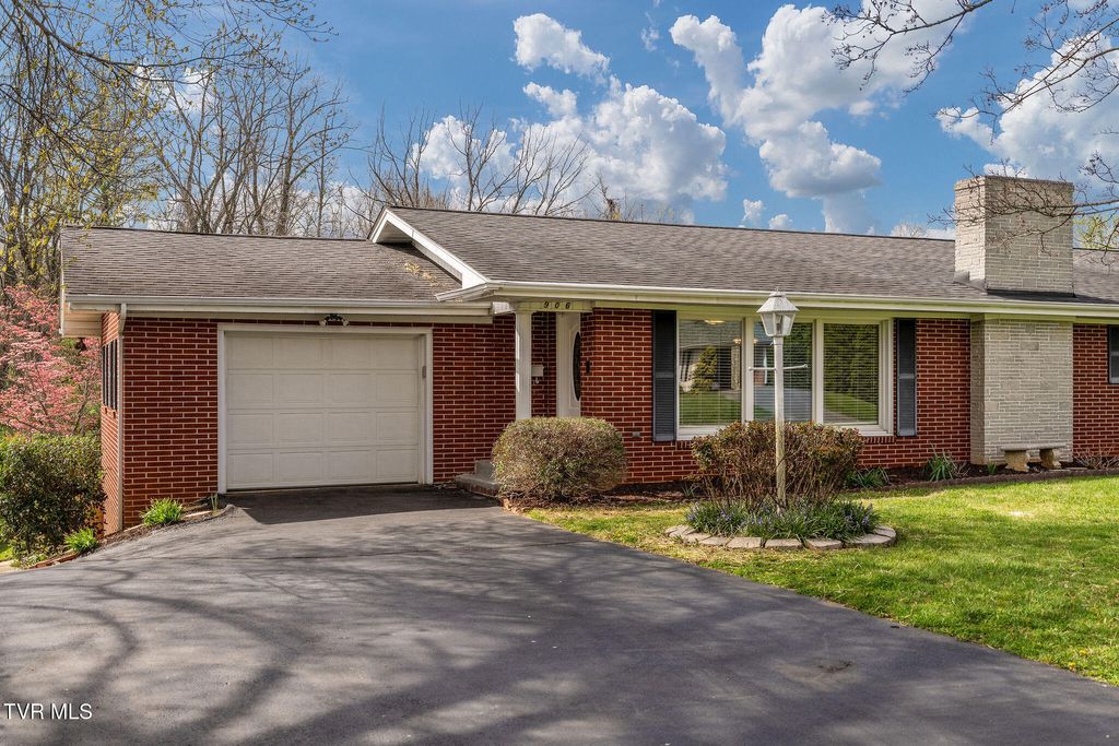 Photo of 906 Althea Street, Johnson City, TN 37601 (MLS # 9993326)