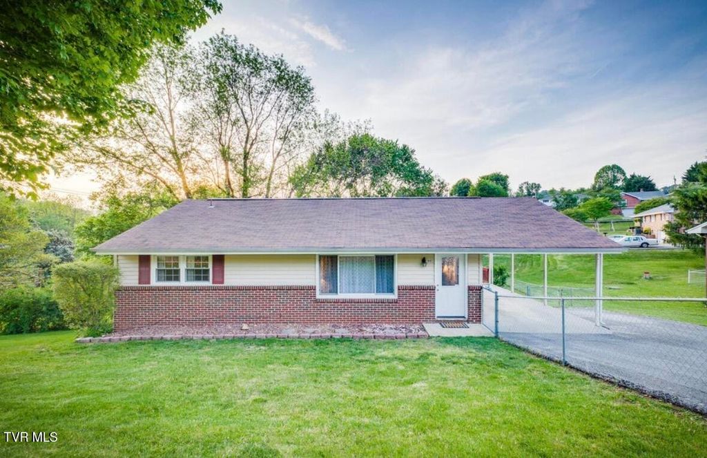 Photo of 605 Bell Ridge Road, Kingsport, TN 37665 (MLS # 9993470)