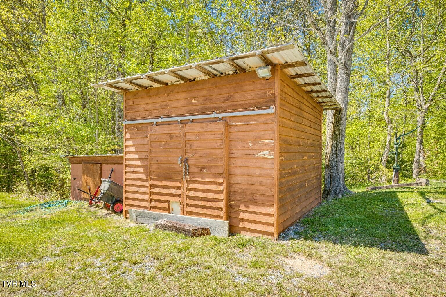 143 Horseshoe Lane, Roan Mountain, Tennessee image 46