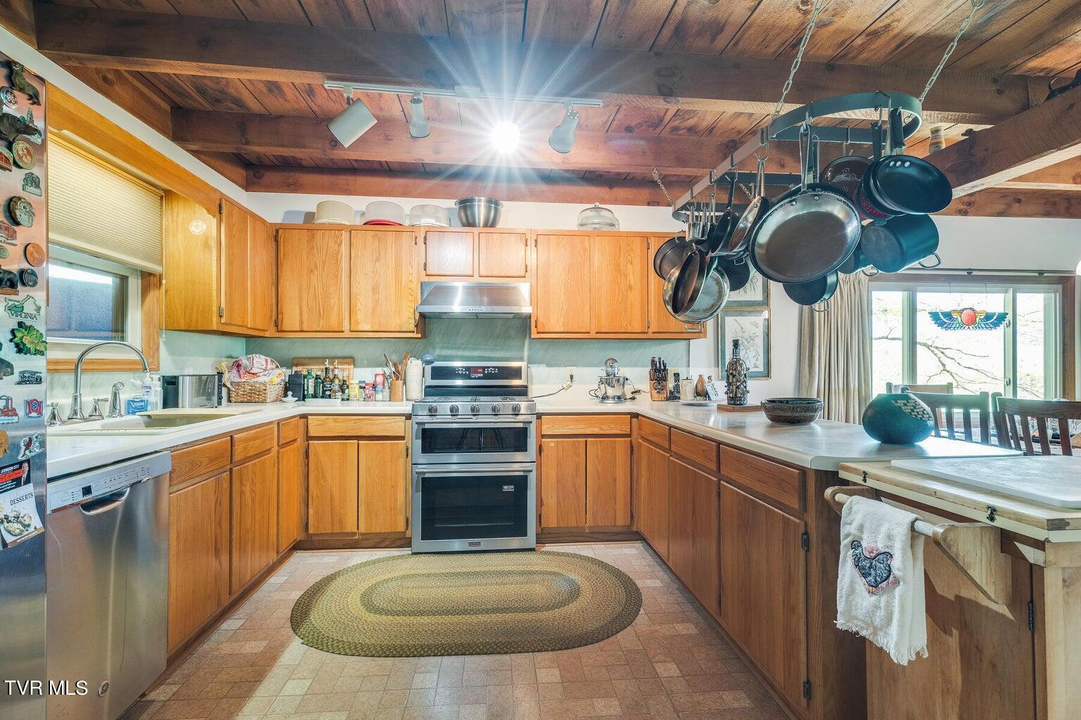 143 Horseshoe Lane, Roan Mountain, Tennessee image 23