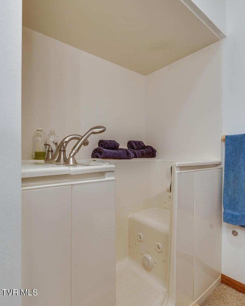 143 Horseshoe Lane, Roan Mountain, Tennessee image 31
