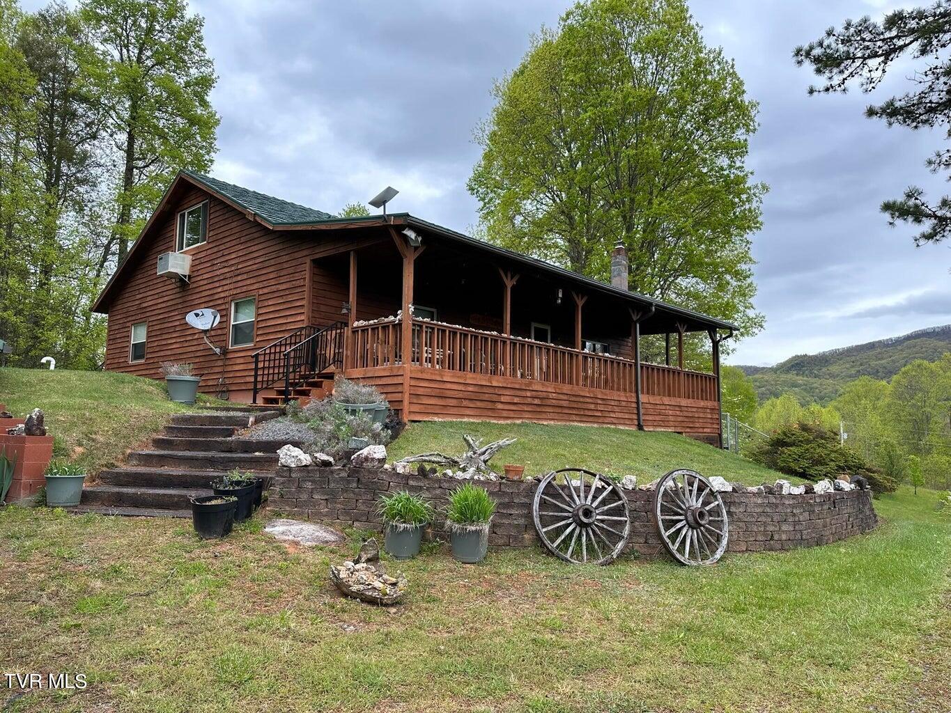 143 Horseshoe Lane, Roan Mountain, Tennessee image 6