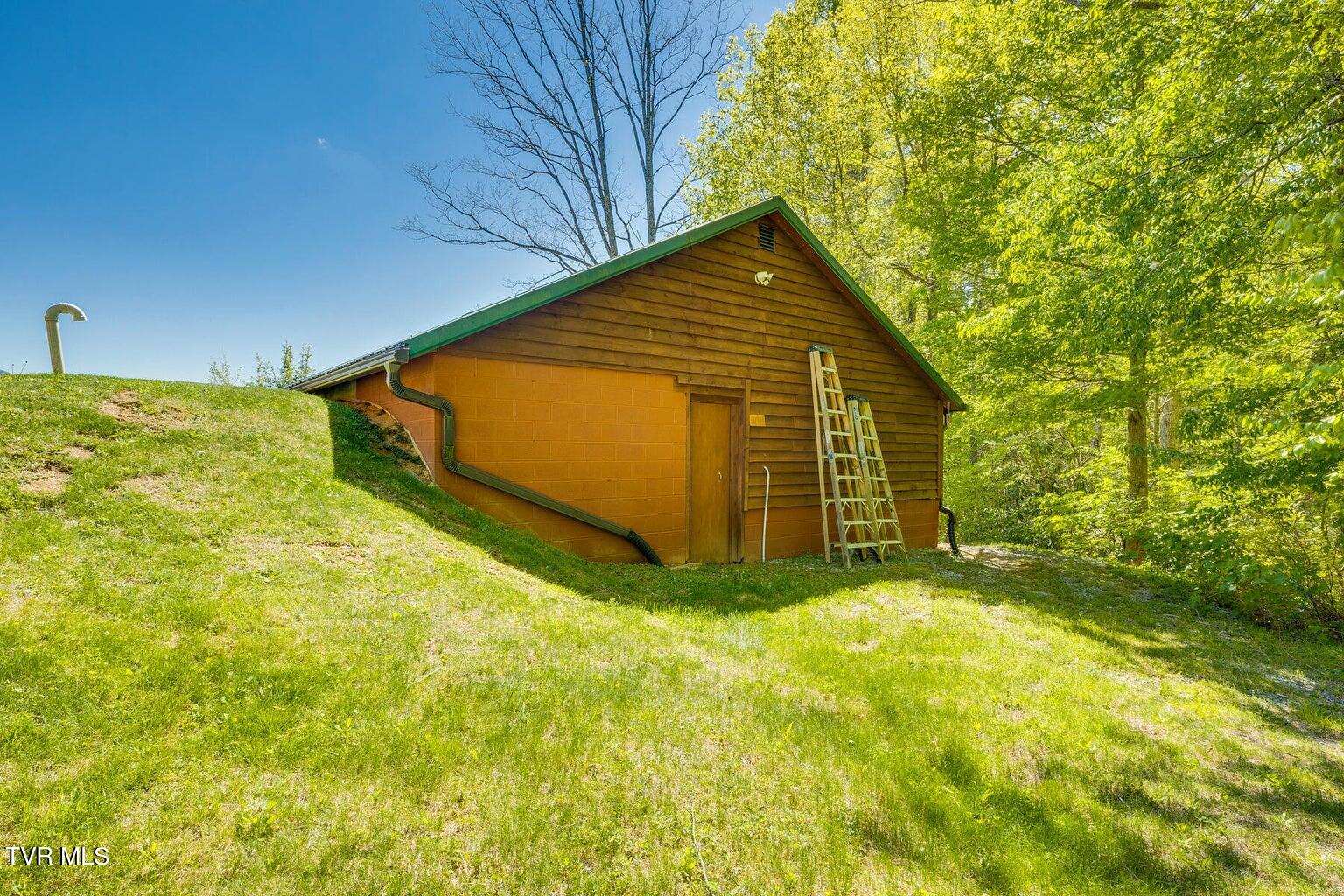 143 Horseshoe Lane, Roan Mountain, Tennessee image 44