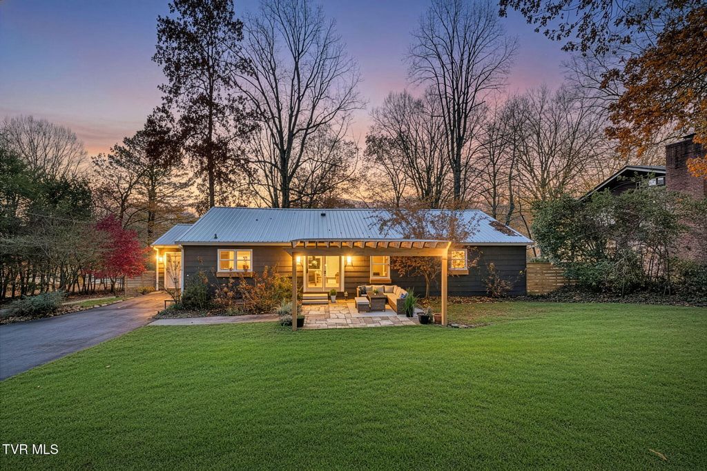 Photo of 900 Echo Lane, Johnson City, TN 37604 (MLS # 9988542)