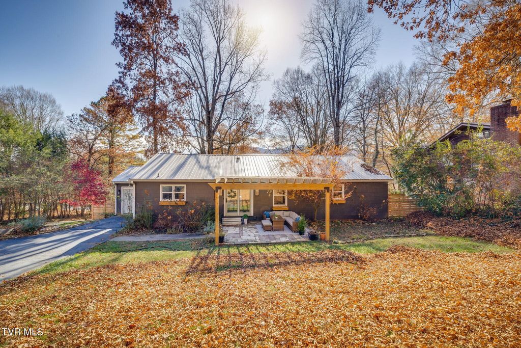 Photo of 900 Echo Lane, Johnson City, TN 37604 (MLS # 9988542)