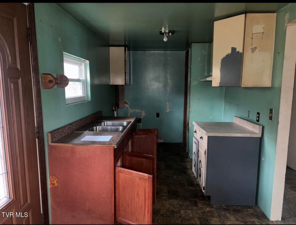 Photo of 200 Cedar Street, Appalachia, VA 24216 (MLS # 9991952)