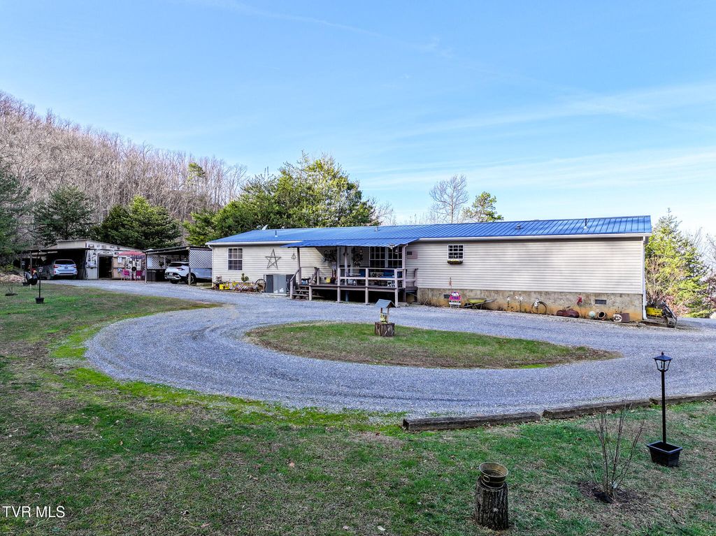 Photo of 1243 Applewood Road, Newport, TN 37821 (MLS # 9989560)