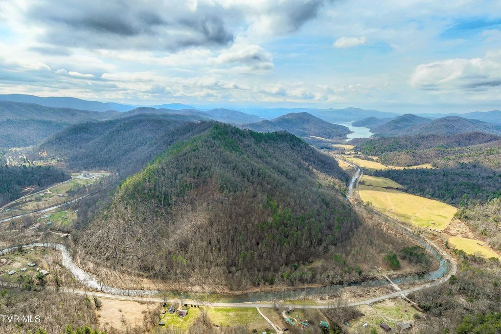 Photo of 9613 Roan Creek Road, Butler, TN 37640 (MLS # 9992275)