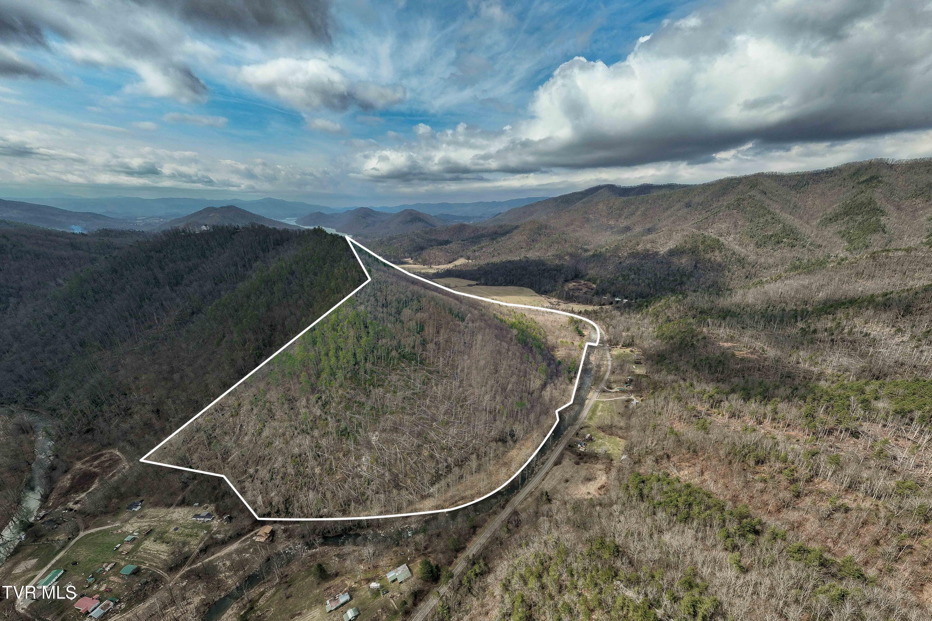 9613 Roan Creek Road