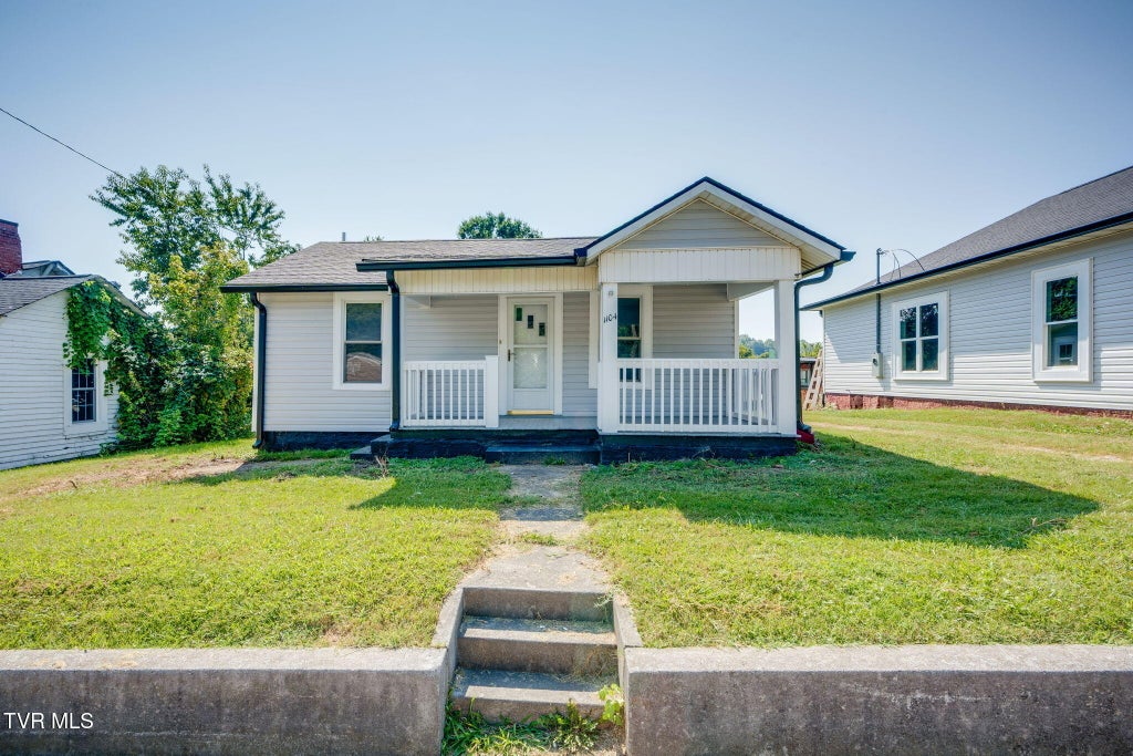 Photo of 1104 Main Street, Johnson City, TN 37601 (MLS # 10000365)