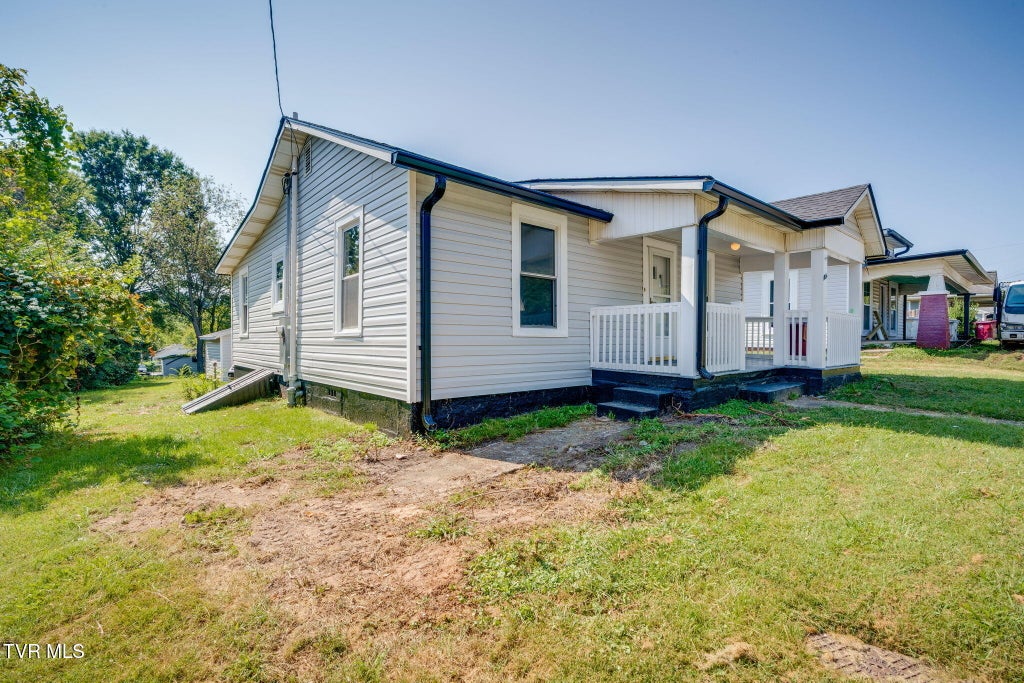 Photo of 1104 Main Street, Johnson City, TN 37601 (MLS # 10000365)