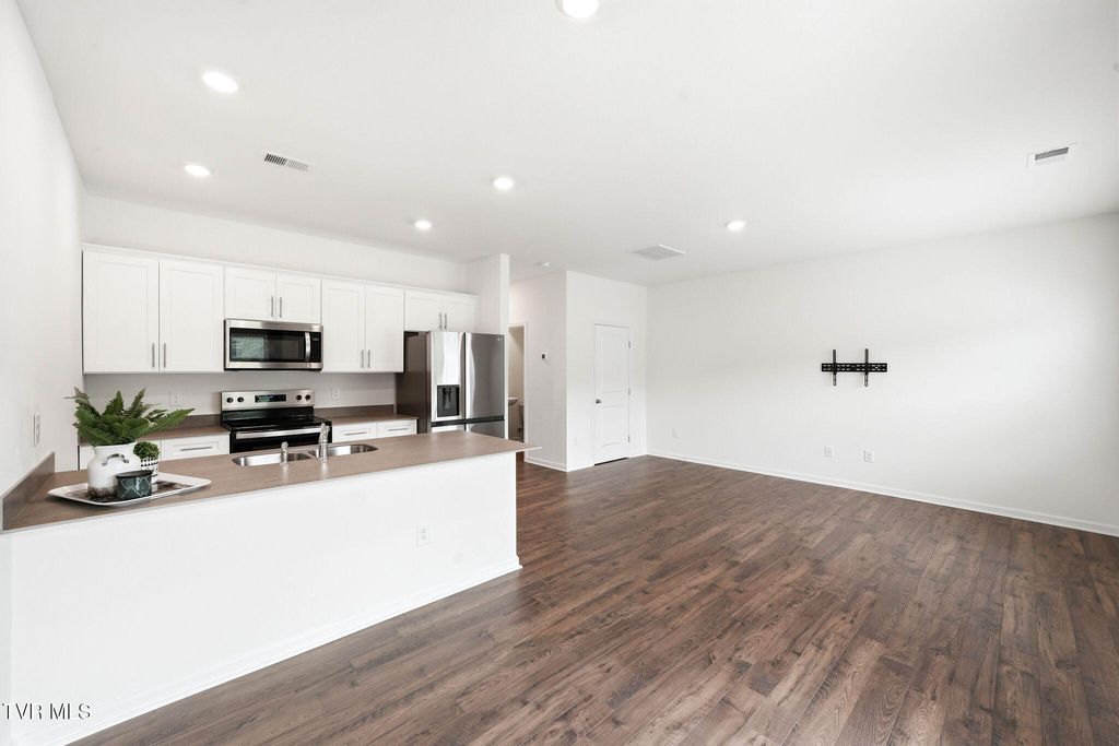 Photo of 1047 Saylors Place #1047, Jonesborough, TN 37659 (MLS # 9996090)