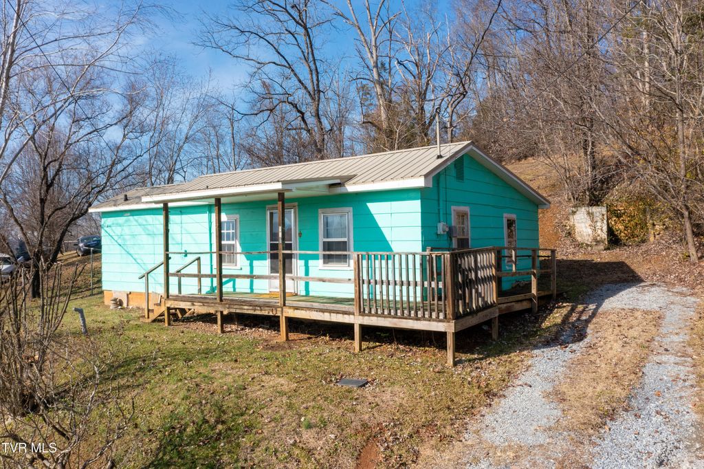 Photo of 219 Old Siam Road, Elizabethton, TN 37643 (MLS # 9995494)