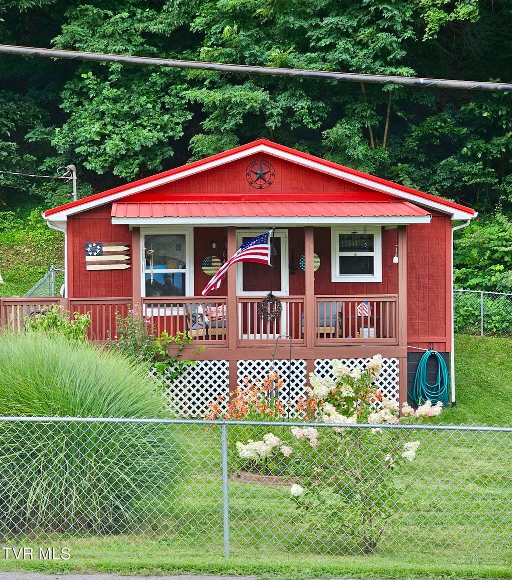 Photo of 6483 Cleveland Road, Cleveland, VA 24225 (MLS # 9998406)