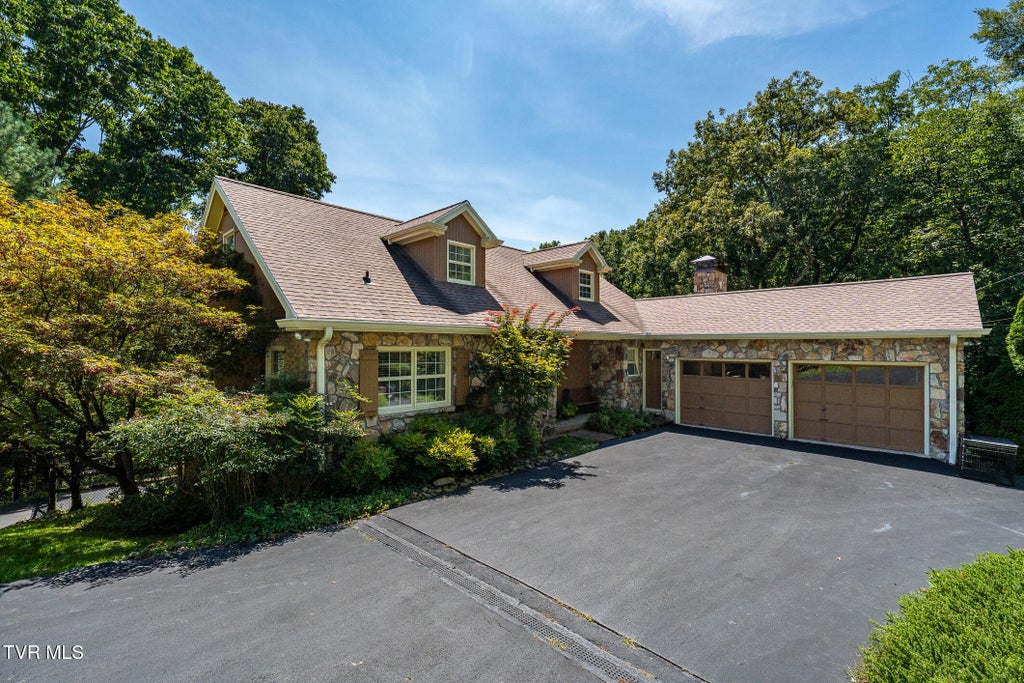 Photo of 2313 Norwich Place, Kingsport, TN 37660 (MLS # 9999913)