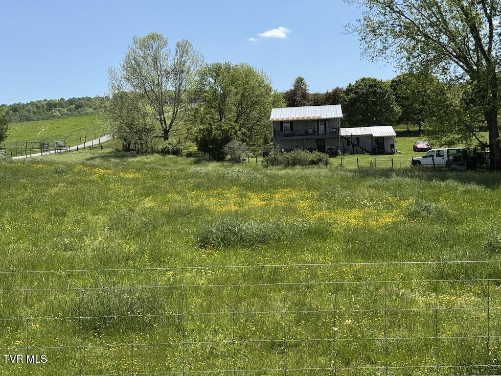 997 Beaver Creek Road, Bluff City, Tennessee image 2