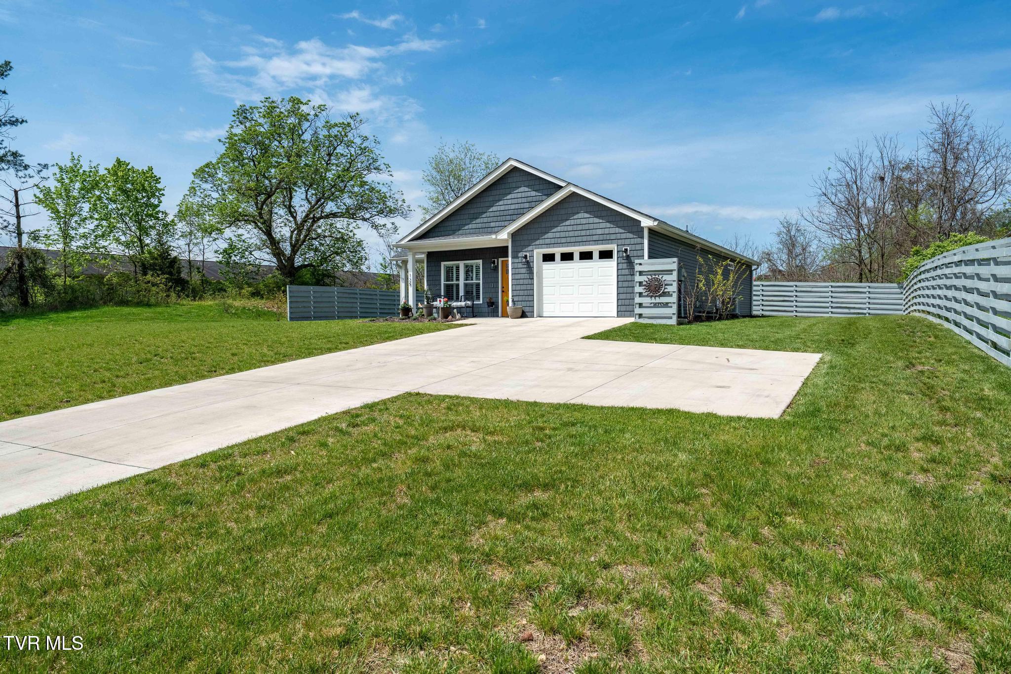 125 Lynn Road, Johnson City, Tennessee image 4