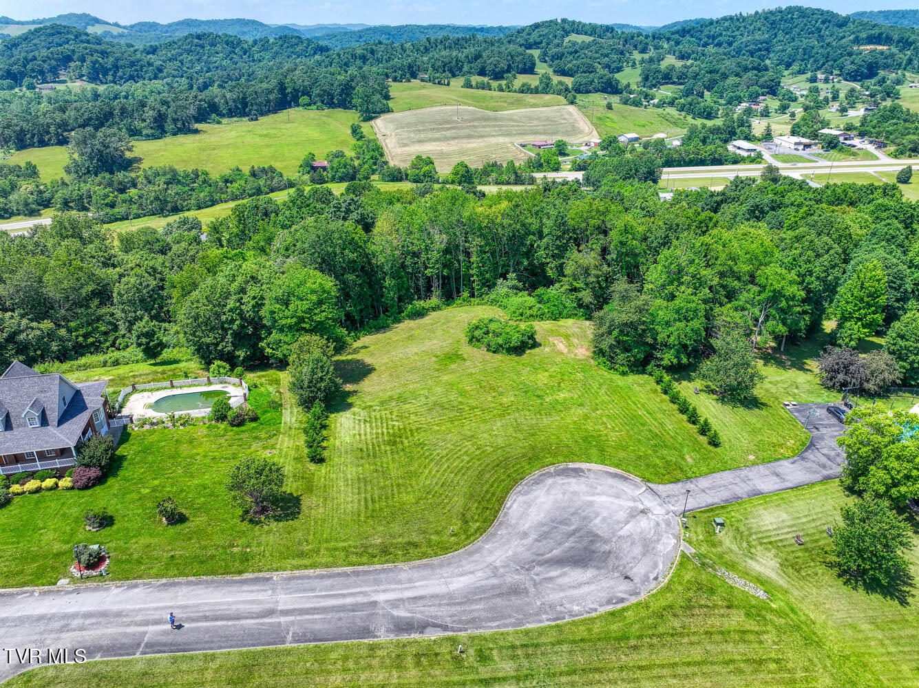 402 Lynchburg Lane, Surgoinsville, Tennessee image 7