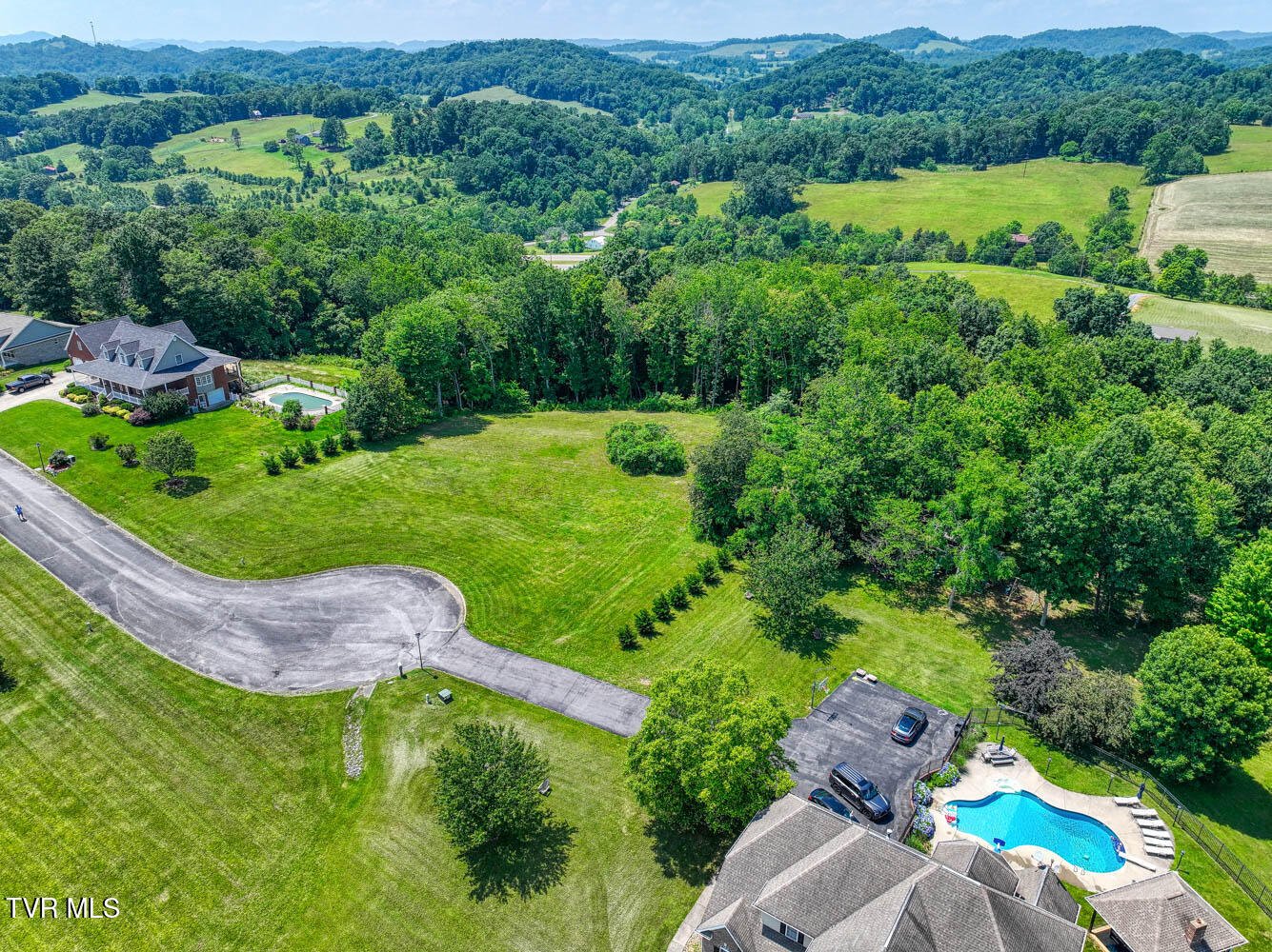 402 Lynchburg Lane, Surgoinsville, Tennessee image 5