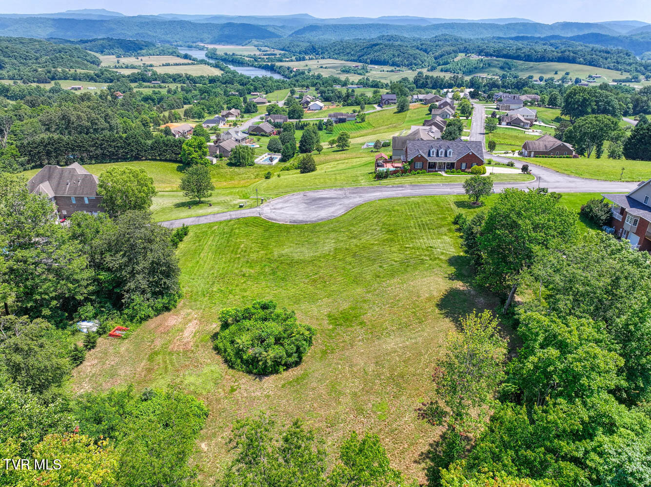 402 Lynchburg Lane, Surgoinsville, Tennessee image 12