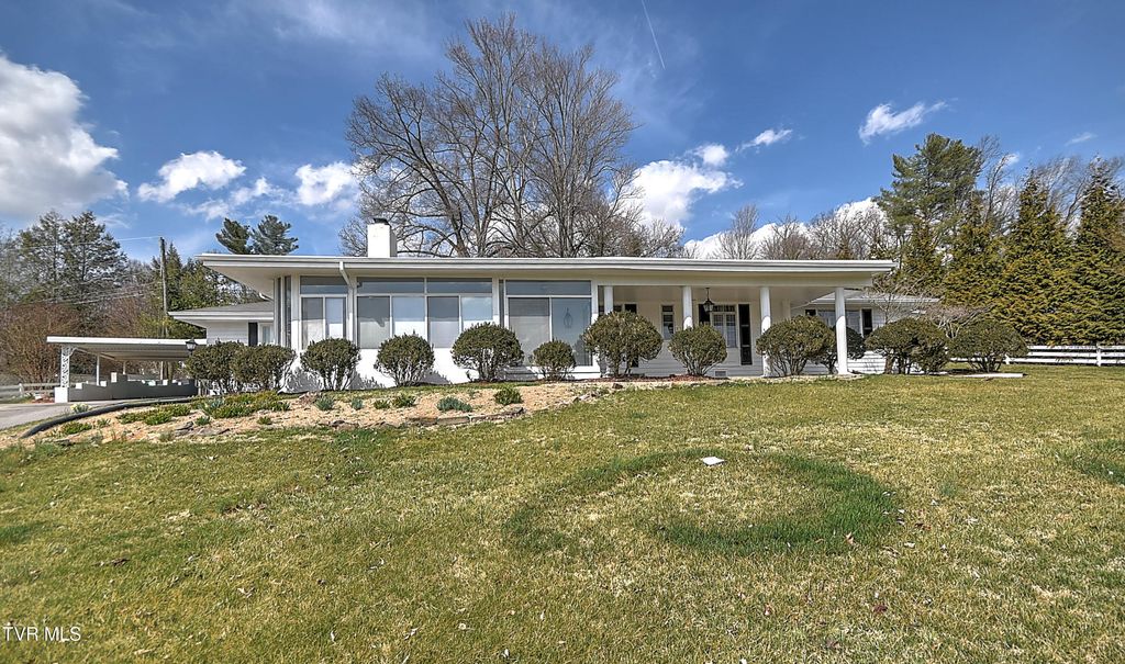 Photo of 502 Valley Drive, Bristol, VA 24201 (MLS # 9992012)