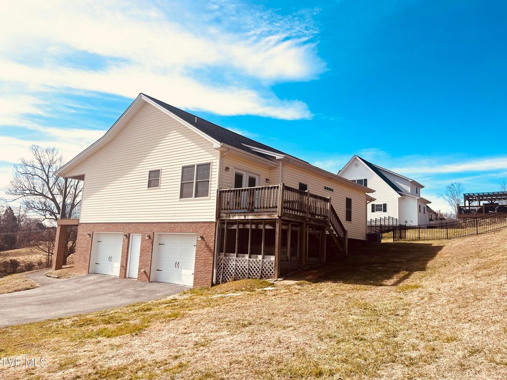 Photo of 400 Highland Church Road, Johnson City, TN 37615 (MLS # 9991280)