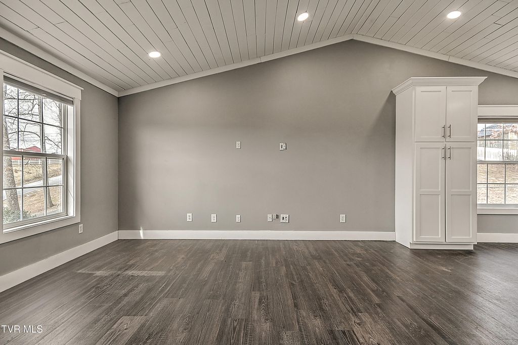 Photo of 318 Webb Road, Piney Flats, TN 37686 (MLS # 9990696)