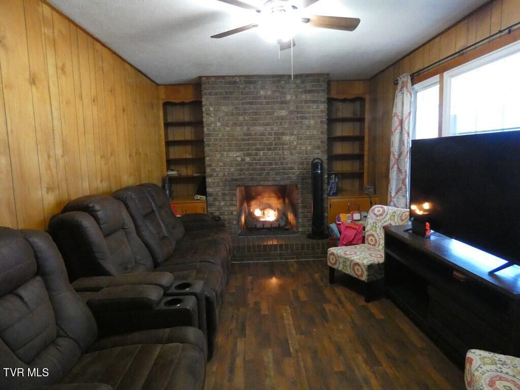 10351 Forest Hill Drive, Glade Spring, Virginia image 3