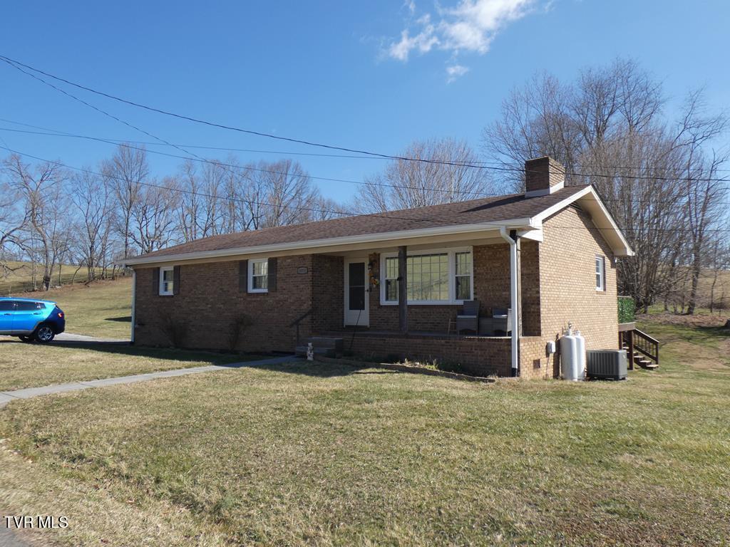 10351 Forest Hill Drive, Glade Spring, Virginia image 2
