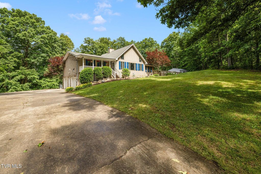 Photo of 406 Gustavis Court, Kingsport, TN 37664 (MLS # 9996052)