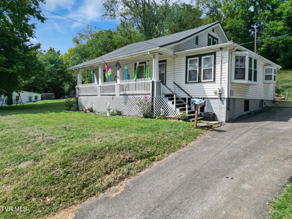 Photo of 523 Irish Street, Greeneville, TN 37745 (MLS # 10001304)