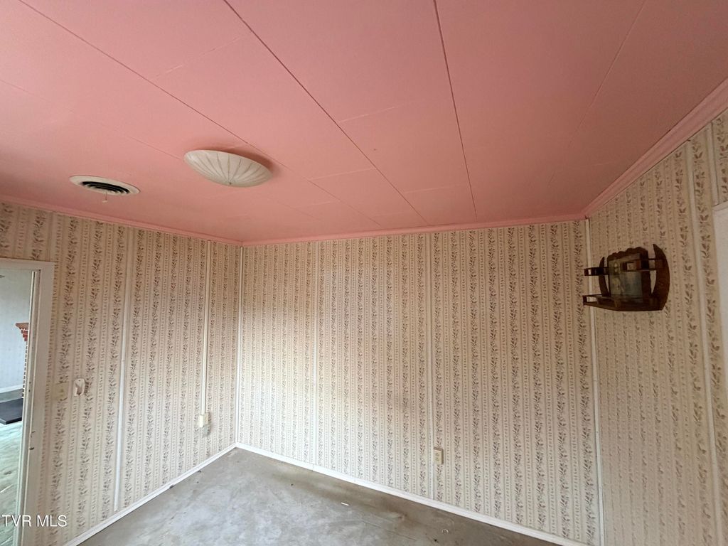 Photo of 59 Munsey Drive, Lebanon, VA 24266 (MLS # 9989043)